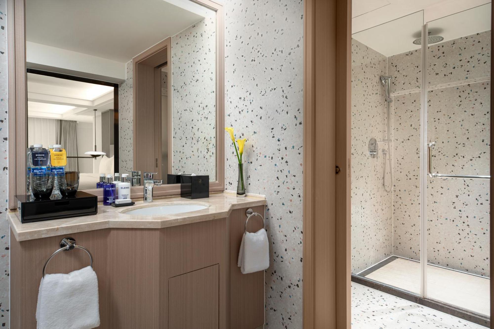Khách sạn Voco Zhangjiang By Ihg - Free Shuttle To Disneyland 5*